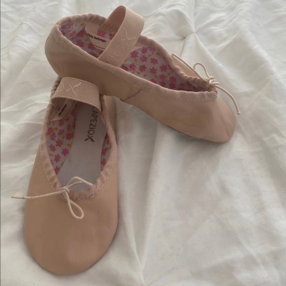 Toddler 10M Capezio Ballet shoes
